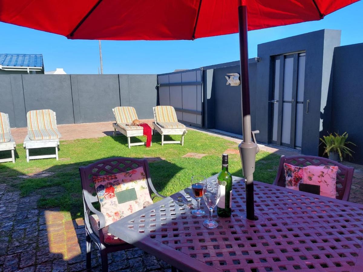 Starfish Accommodation Struisbaai Exterior foto